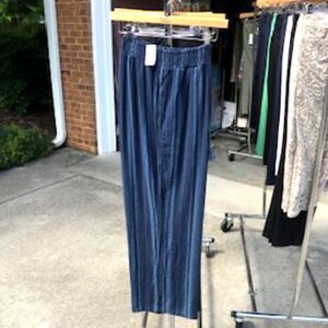 Leisure Pants . Size: 16/18W 1x ........ Christopher & Banks . 40% Off Store Tag